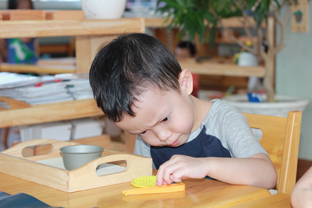 Dạy con theo phương pháp Montessori là gì?