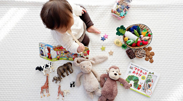 Thời kỳ nhạy cảm của trẻ có liên quan gì đến học thuyết Montessori