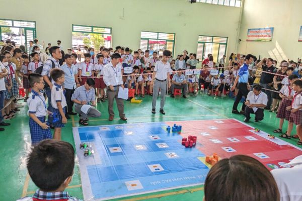 Hội thi Robocon tại ngày hội STEM ở Đồng Xoài